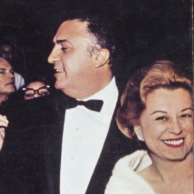 Federico-Fellini-con-Giulietta-Masina.-Premio-Oscar-nel-1964.